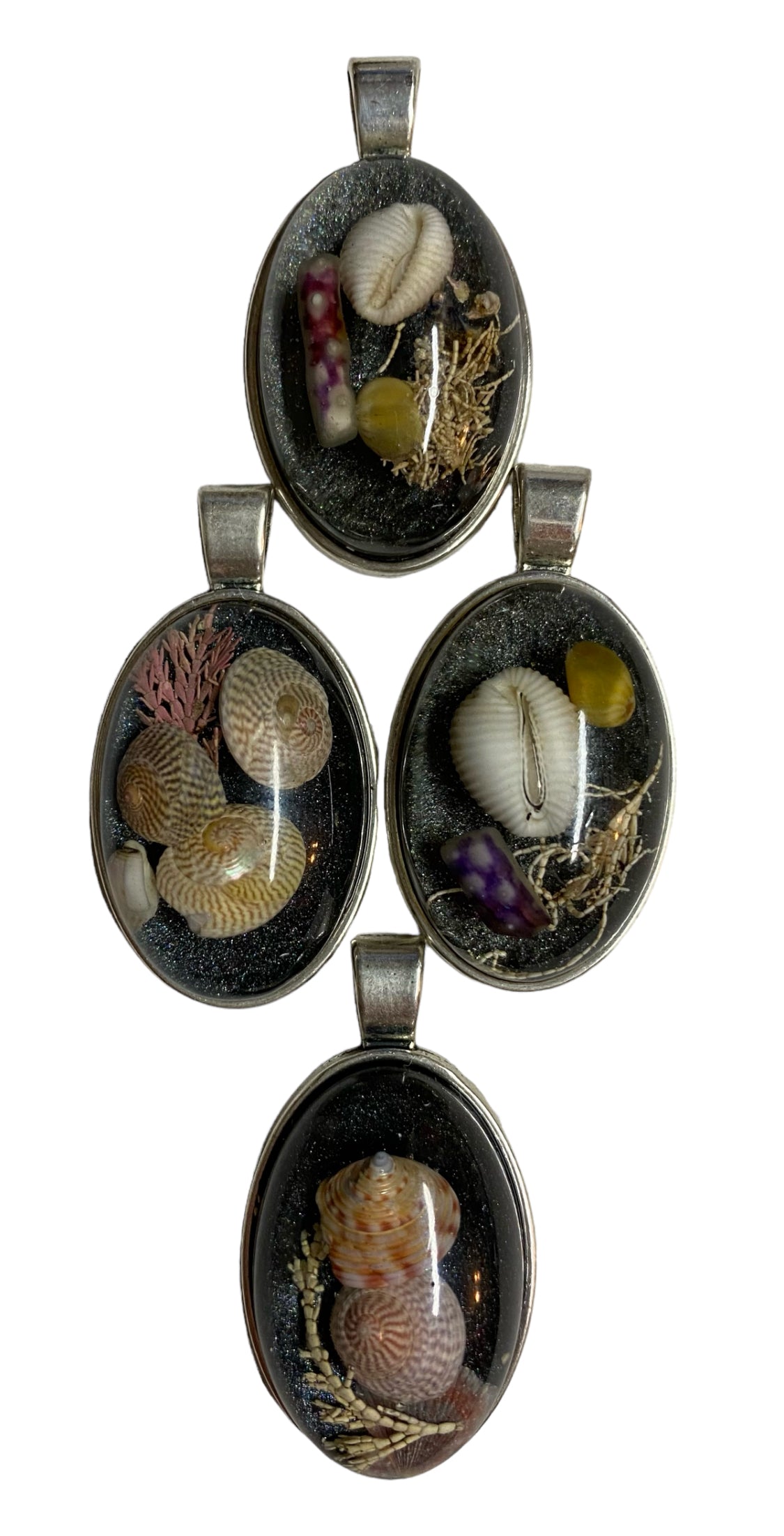 Beach Treasure Pendants | Shimmering Black
