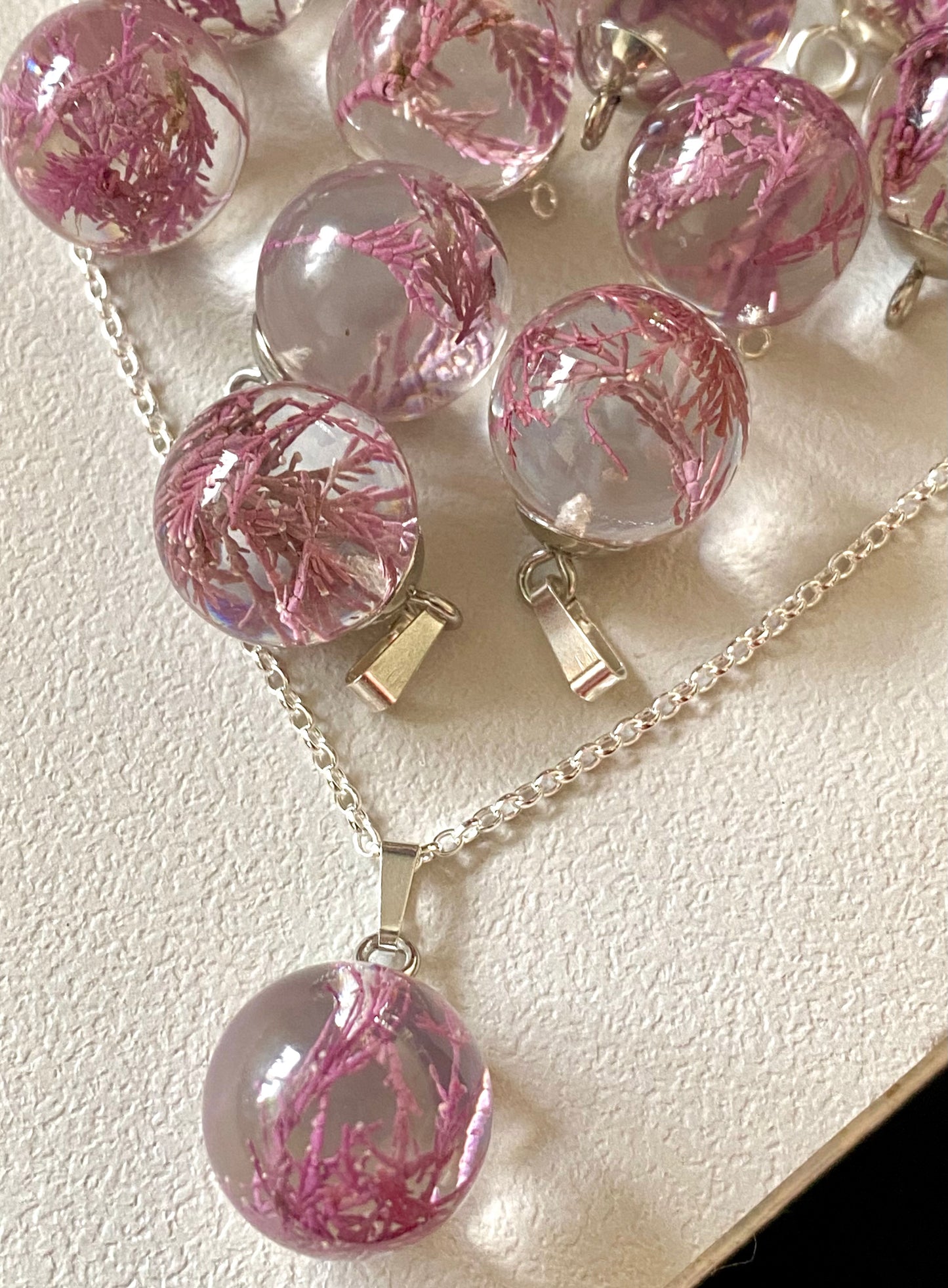 Shetland Seaweed Pendant | Pink