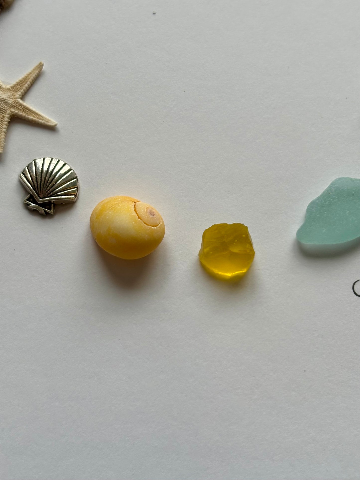 Circle of the sea - yellow glass
