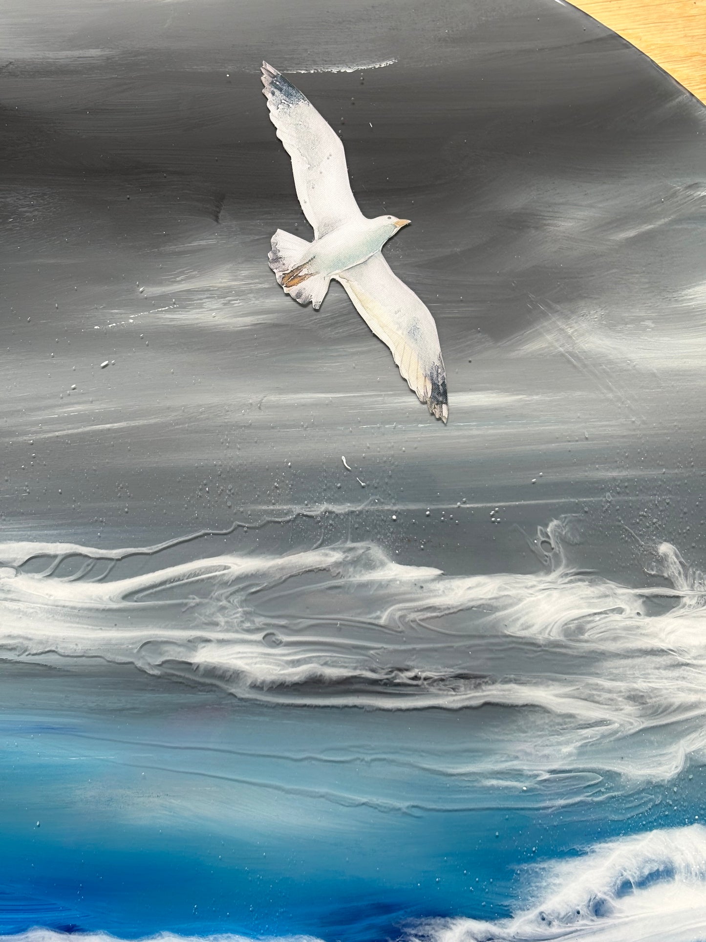 Beneath the storms wing | 50 cm